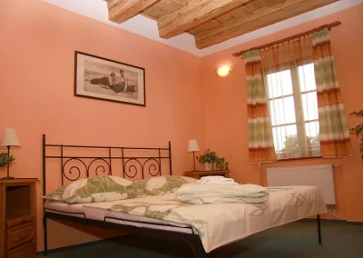 Dvoulůžkový pokoj - rustikální budova 01